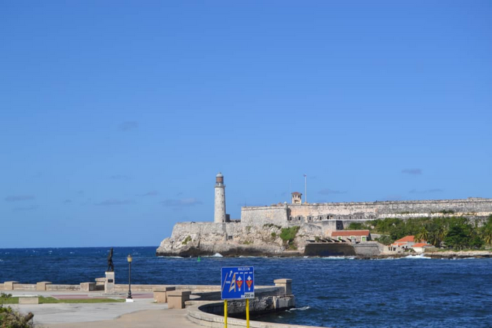 El Castillo de los Tres Reyes, también conocido como Castillo del Morro, custodia la entrada de la bahía de La Habana. Foto: Jessica Sosa/ Cubahora